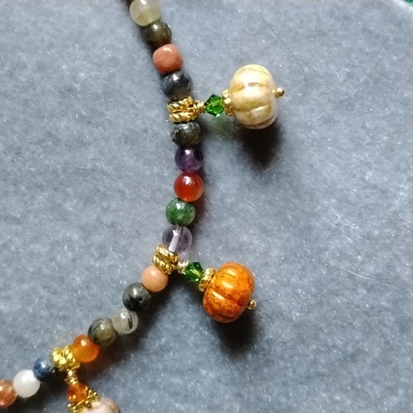 🎃Hand Crafted Autumnal Colorful Beaded Charm Bracelet With Pumpkins🎃 - Picture 10 of 11
